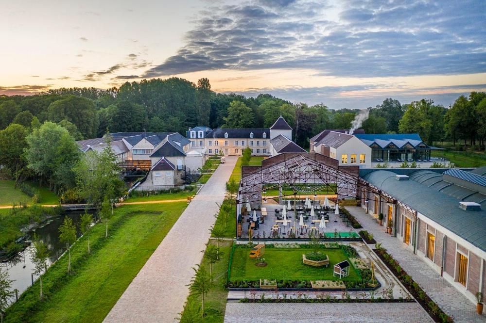 Le Grand Pavillon Chantilly Exterior photo